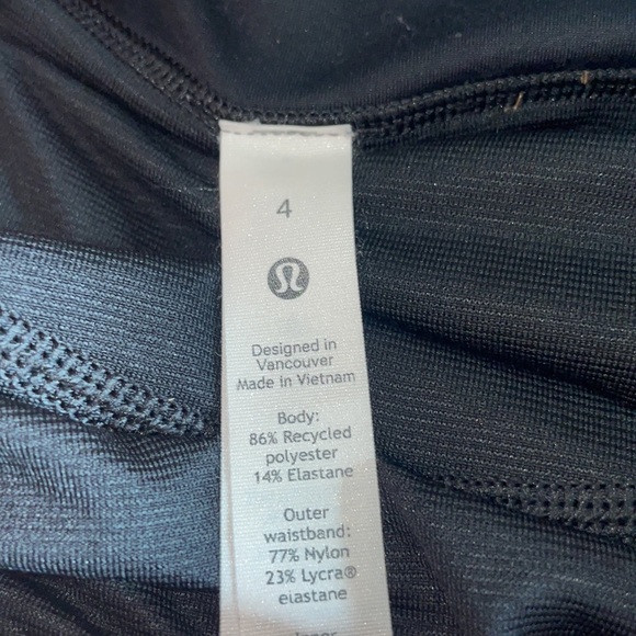 Lululemon Women's  Run short 4 - Picture 4 of 9